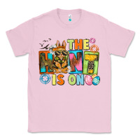 Bubblegum Pink The hunt is on Easter Day Classic Tee - CowGirlArtShop